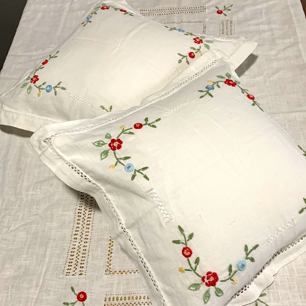 Gifts for Mom 🌸✨ 2 Available🌸🍃🪻April Cornell-Linen Pillowcase